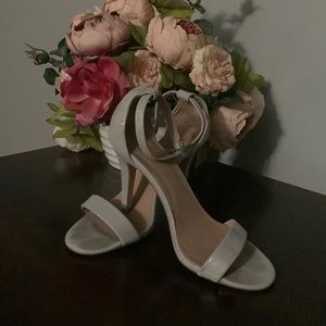 Mix No. 6 silver open toe heels “Lina” size 8